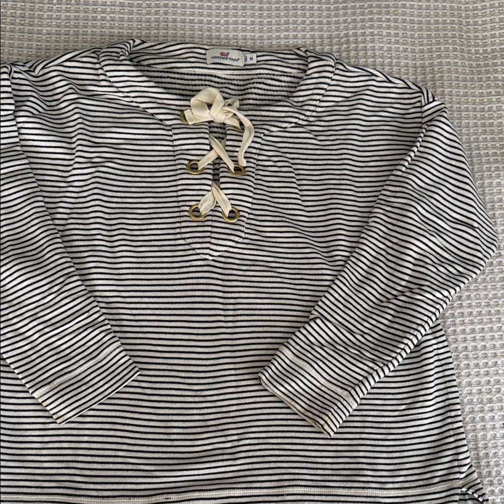 Vineyard Vines Black & White Striped Lace-Up Pullover size Medium